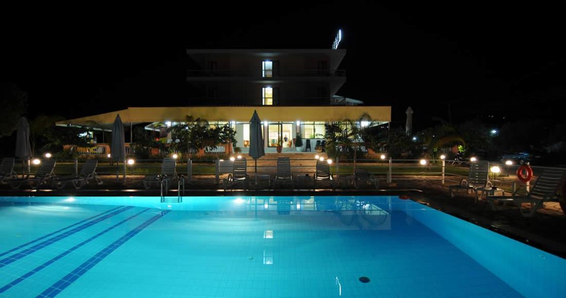 Cleopatra Hotel Kanali  Exterior foto